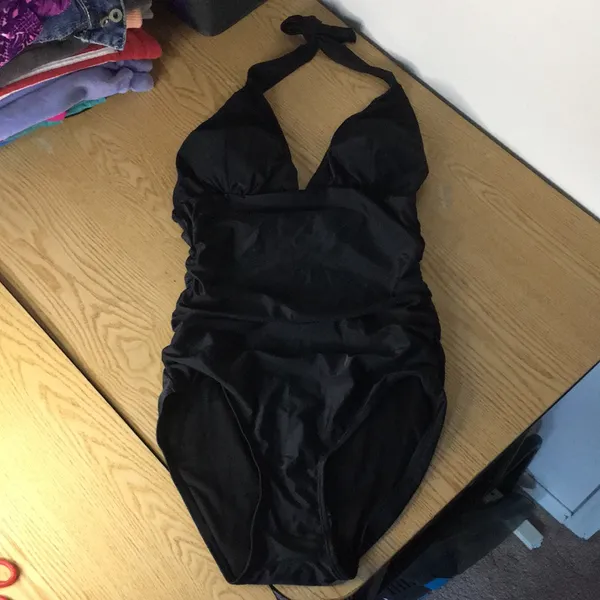 New Women’s 1pc Swimsuit Padded Ruched Medium Black - Image 4