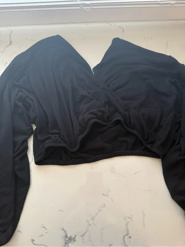 Beyond Yoga Black Long-Sleeve Cropped Wrap Top - Image 2