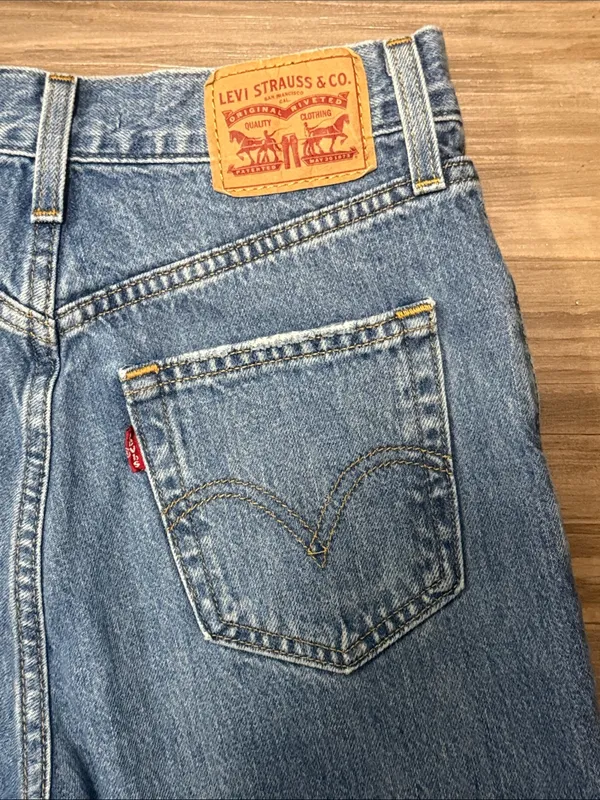 Levi’s High Waisted Straight Jeans 25 Fits 26x29 Distressed Blue $104 - Image 5