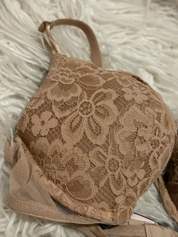 Victoria’s Secret 34C Nude Floral Lace Push Up Bra - Image 3