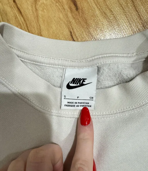 Nike University Of Iowa Sweatshirt - Image 2