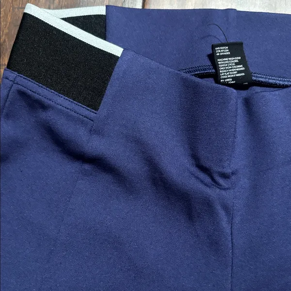 HUE lighter Navy Leggings brand new - Image 3