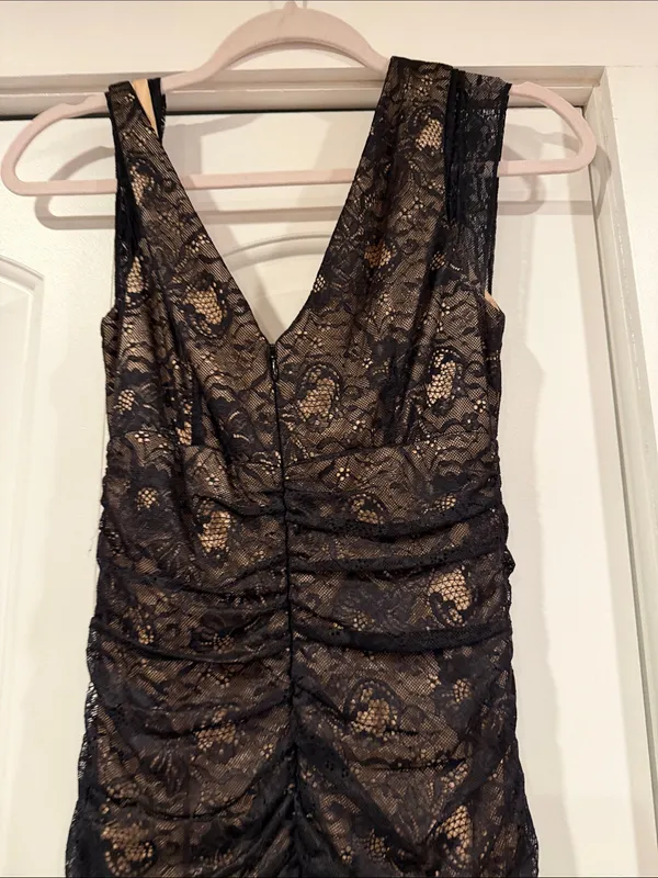 Laundry‎ By Shelli Segal Black Lace Gown with Nude Underlay 4 - Image 6