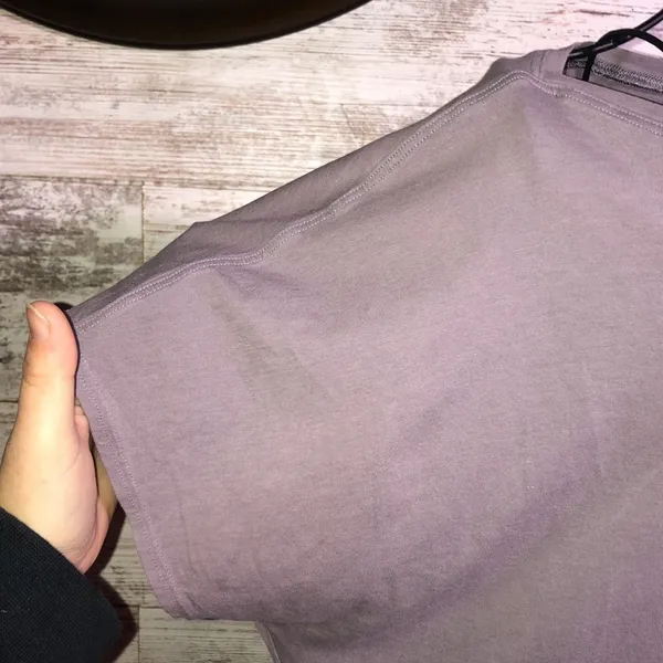 Lululemon lavender purple top slit sides active wear everyday wear size …​​ - Image 3