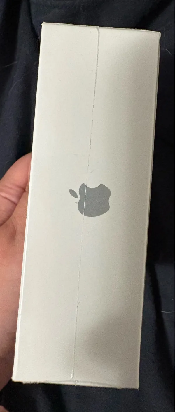 Apple AirPods Charging Case - Image 5