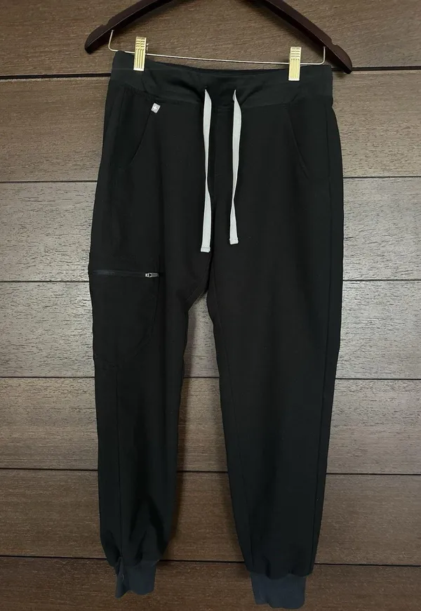 Figs Women's Zamora Jogger Scrub Pants Black EUC SIZE Medium - Image 3