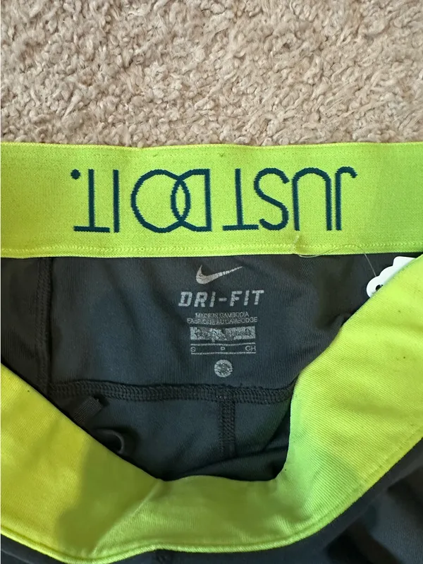 Nike Gray Capri Leggings with Neon Yellow Waistband - Image 4