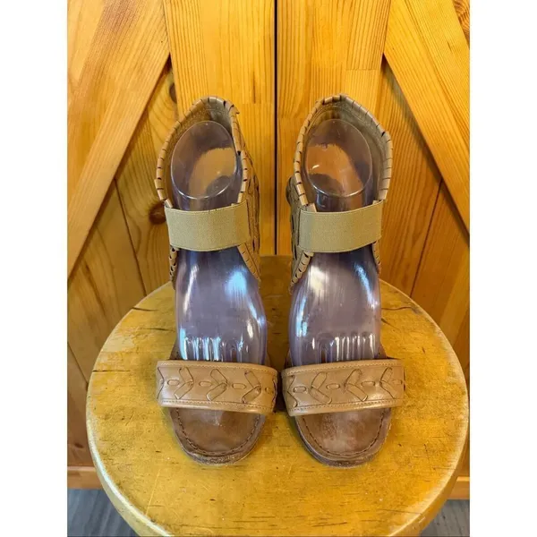 Tory Burch woven leather heels Light Brown Size 10.5M Ankle Cuff Elastic - Image 2