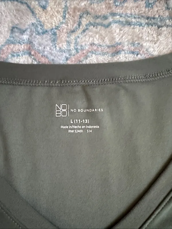 No Boundaries Olive Green V-Neck Short Sleeve Tee - Image 2