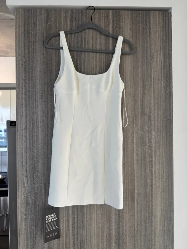 ASTR The Label White Mini Summer Dress - Image 3