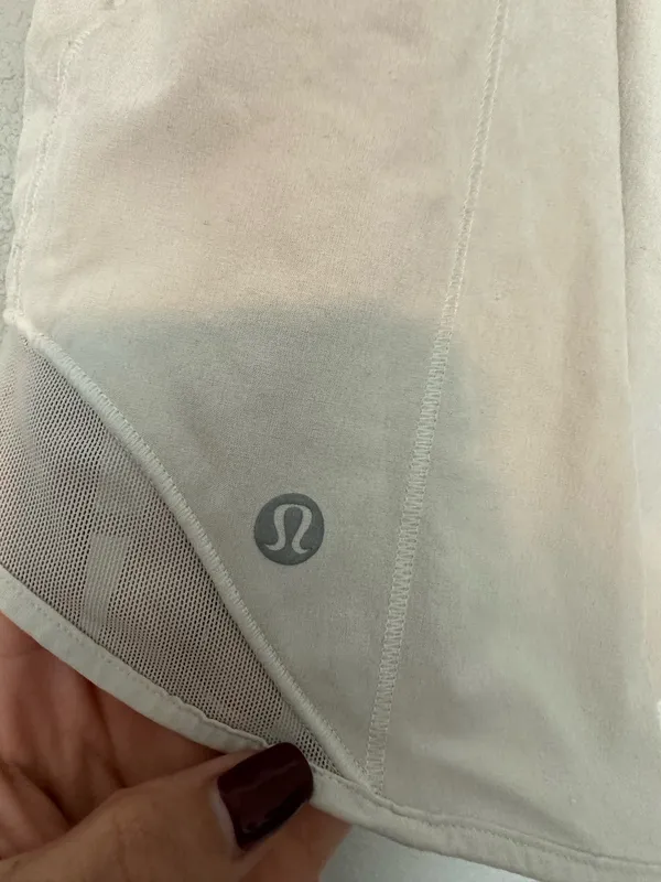 Lululemon Shorts Hotty Hot 4" High-Rise - Image 6