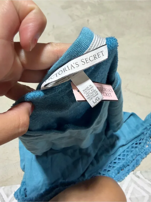 Victoria’s Secret NWTBlue Sleeveless Crochet Hem Tank Top LARGE - Image 3
