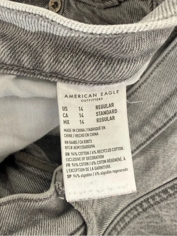 American Eagle 90s Straight Jeans Gray Distressed High Rise Size 14 - Image 4
