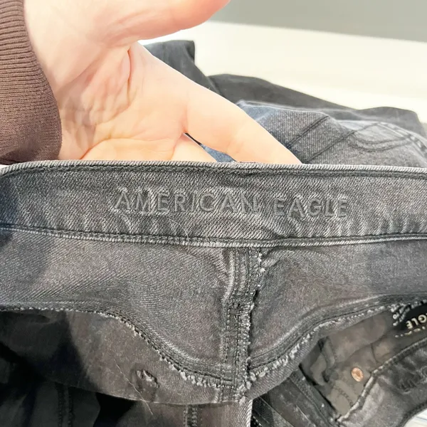 American Eagle High Waisted 90s Bootcut Jeans Black 8 - Image 3