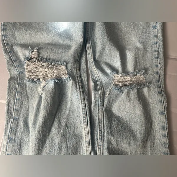 Abercrombie Curve Love: The Dad High Rise Jean 28 - Image 7