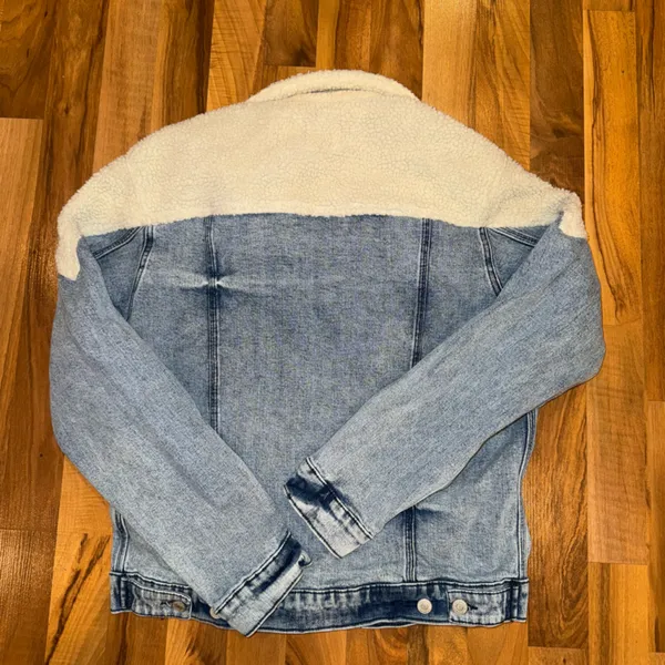 Jordache vintage Sherpa detail Denim Jacket women size small,‎ spring, fall - Image 5