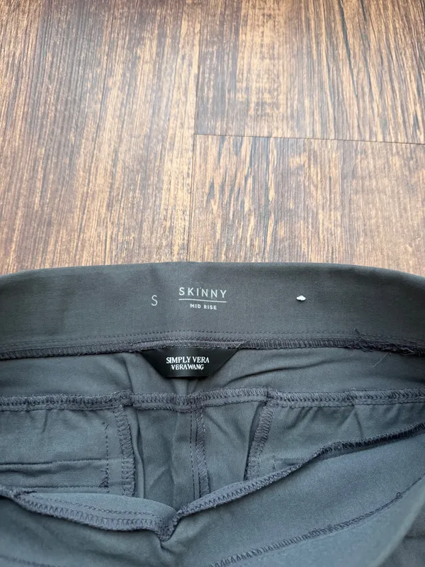 Simply Vera, Vera Wang Women’s Charcoal Gray Mid-Rise Pintuck Ponte Skinny Pants Size S - Image 4