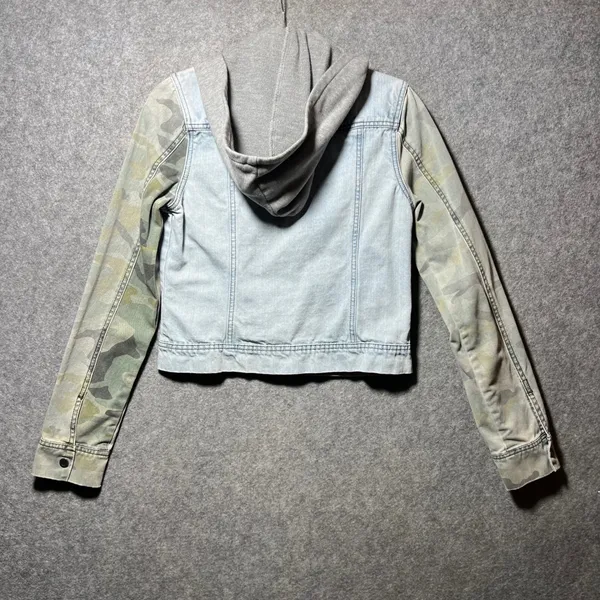 Billabong Womens Denim Jacket Camo Sleeve Hooded Distressed Light Wash Medium - Image 7