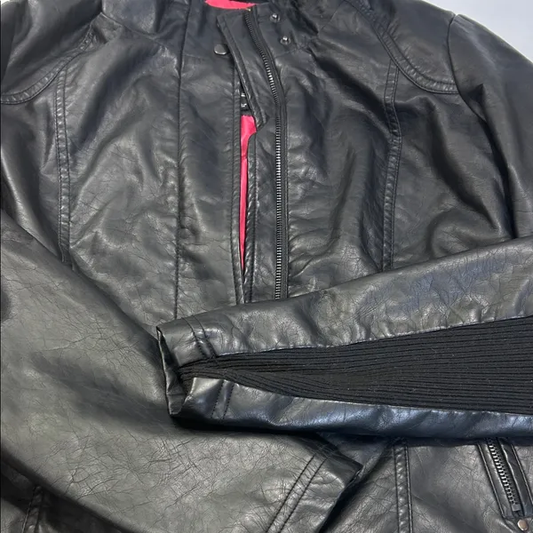 Black Faux Leather Jacket with Pink Lining Size L - Image 7