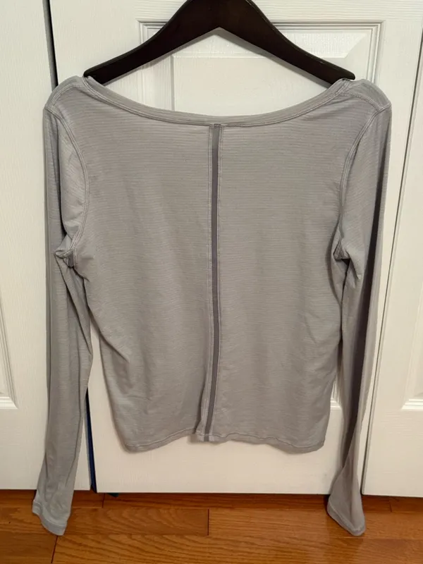 Lululemon Intensi-Tee Long Sleeve in Heathered Seal Grey / Battleship - Image 3
