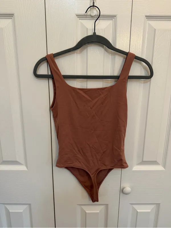 Babaton Contour Bodysuit Dusty Pink Size Small - Image 2