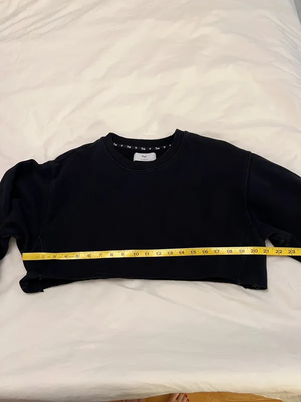 Aritzia TNA cropped sweatshirt - Image 6