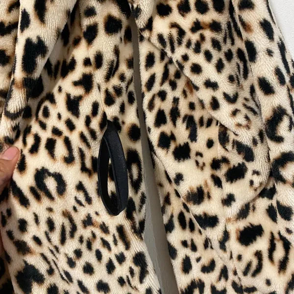 Victoria’s Secret Leopard Print Plush Robe XS/S Open Front Y2K Cozy - Image 6