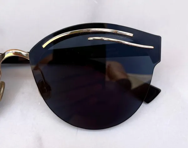 Christian Dior women’s Emprise 63mm limited edition RHLA9 gold/black sunglasses - Image 3