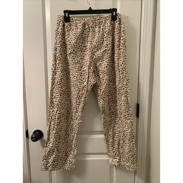 Meg & Lilly Women's Leopard Print 2pc Pajama Pant Set Top & Pants Size Large - Image 11