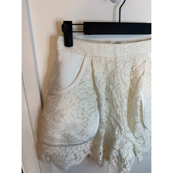 Aviva On Earth White Floral Lace Shorts - Image 6