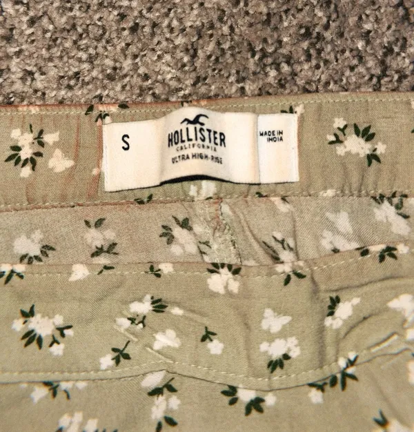 Hollister Floral Skirt Mini - Image 3