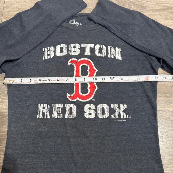 5th & Ocean Boston Red Sox Long Sleeve Graphic Tee XL Slim Fit Charcoal Gray Womens Baseball - Image 4