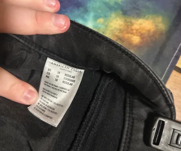 American Eagle Jeans - Image 4