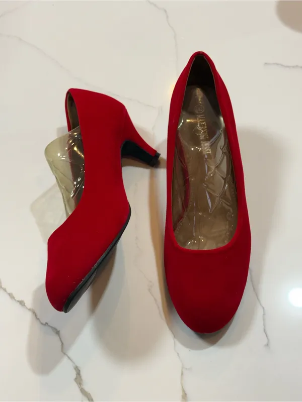 MAIERNISI JESSI Women's Classic Round Toe Pump Kitten Low Heel Velvet Red Shoes - Image 2