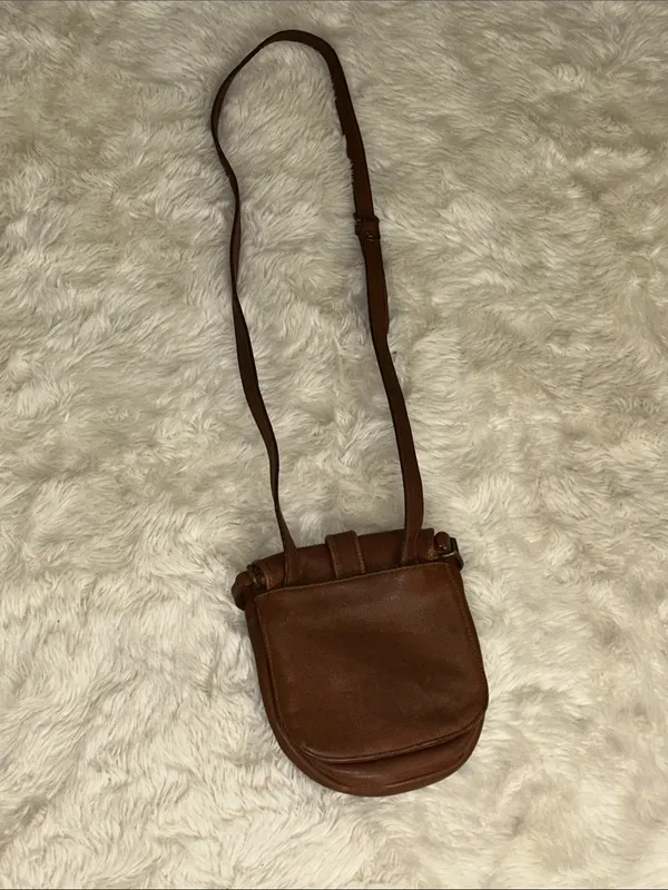 Vintage Leather & Co Classic Brown Leather Satchel - Image 4