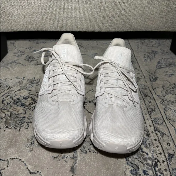 On Running Cloudswift 4 Road Running Shoe in White Size 11 - Image 3