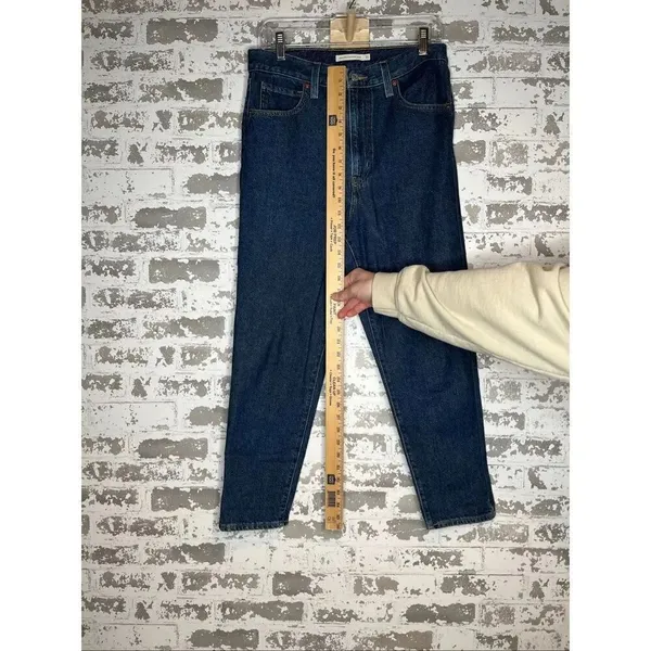 Levi’s | women high waisted mom jeans denim - Image 4