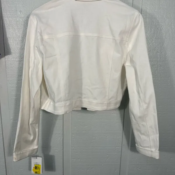 DKNY Women's Denim Cropped Button Up Jacket Size Small NWT - Image 9