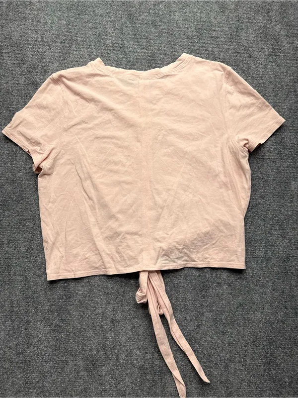 Lululemon Women’s Medium Tie-Front Crop Tee Blush Pink - Image 4