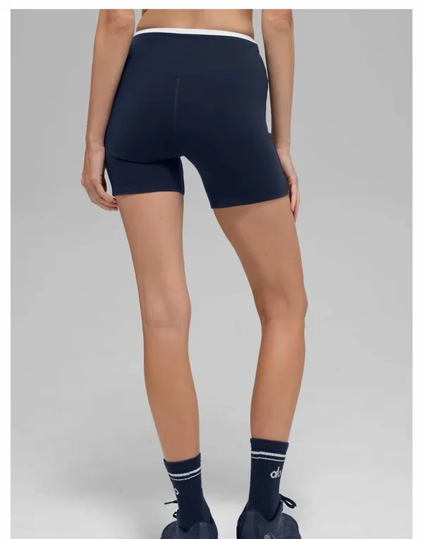 Alo Yoga Airbrush Shorts 5" - Image 2