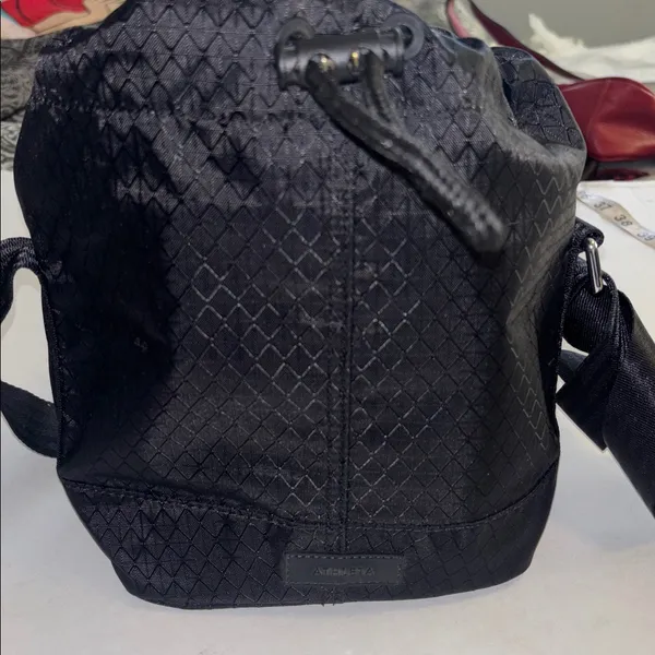 Athleta Black Nylon Bucket Bag Drawstring 2 Handles Adjustable Crossbody Strap - Image 5