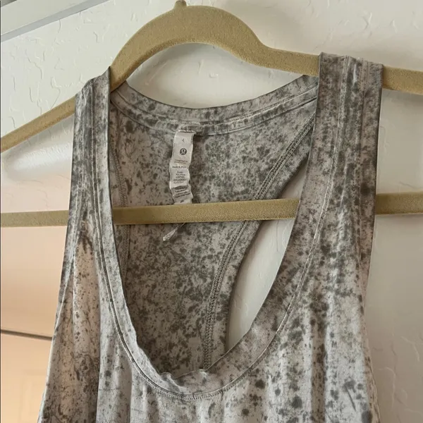 Lululemon Gray Sleeveless Women's Top - Image 2