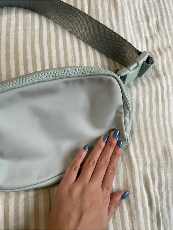 Lululemon Everywhere Belt Bag Seafoam Green Sling Shoulder Fanny Pack - Image 5