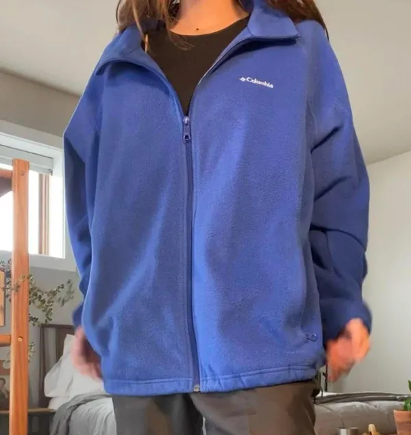 Super comfy + cute electric blue fleece zip up 🦋 - Image 4