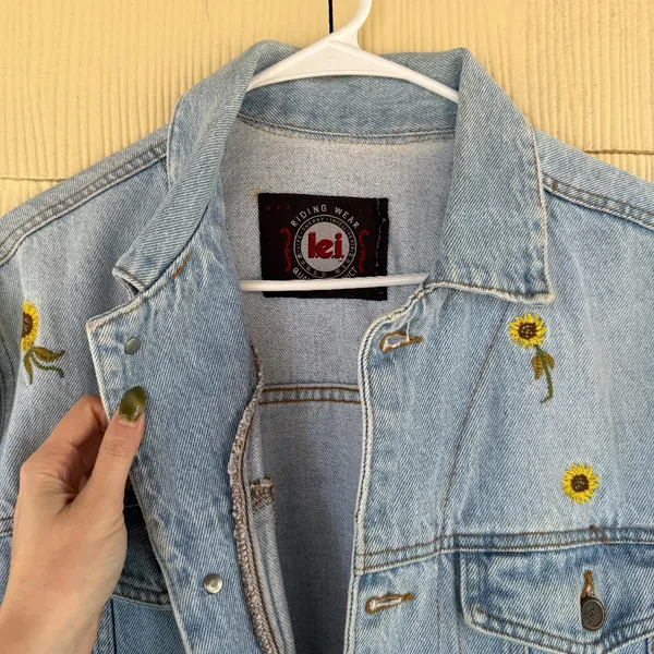 L.E.I Vintage Sunflower Denim Jacket Yellow - Image 3