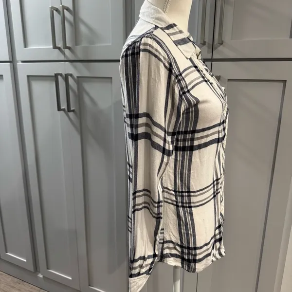 Rails Women’s White Navy Plaid Rayon Button Up Blouse size Small‎ preppy - Image 8