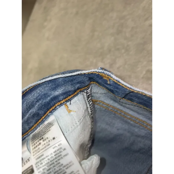 Levis '94 Baggy Jeans Women 25x31 Medium Wash Blue EUC! - Image 5