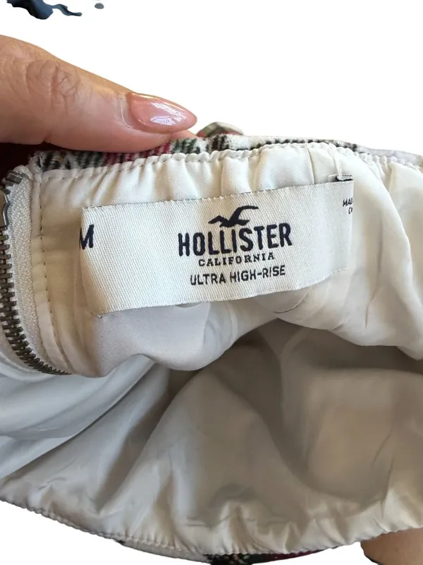 HOLLISTER Ultra High Rise Holiday Plaid Skirt Size Medium - Image 6
