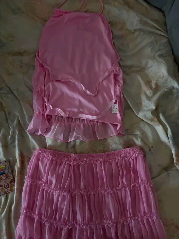 SHEIN pink ruffle set - Image 2