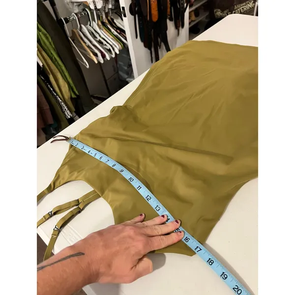Olive Green Knee Length Built in Short Bra Tank Athletic Dress Size Large - Image 9